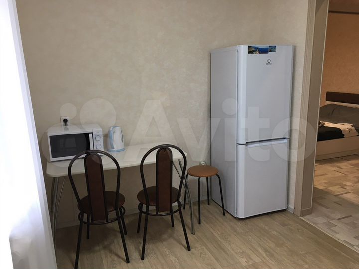 1-к. квартира, 42 м², 1/4 эт.