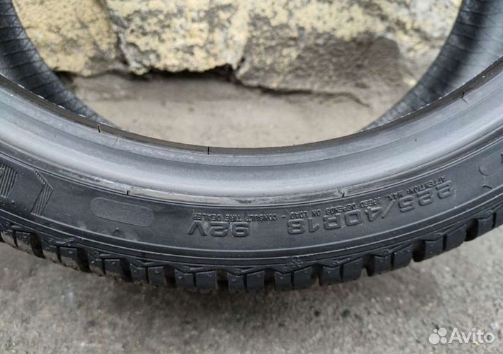 Goodyear UltraGrip 8 Performance 225/40 R18 92V