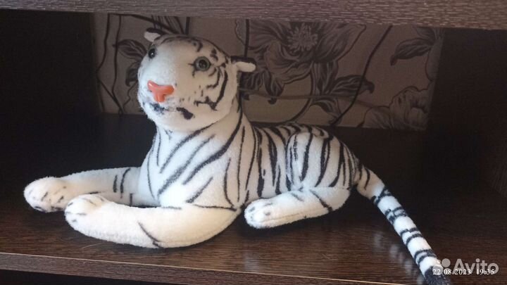 Игрушка новая тигр