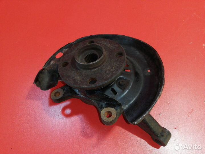 Поворотный кулак передний правый Toyota Probox