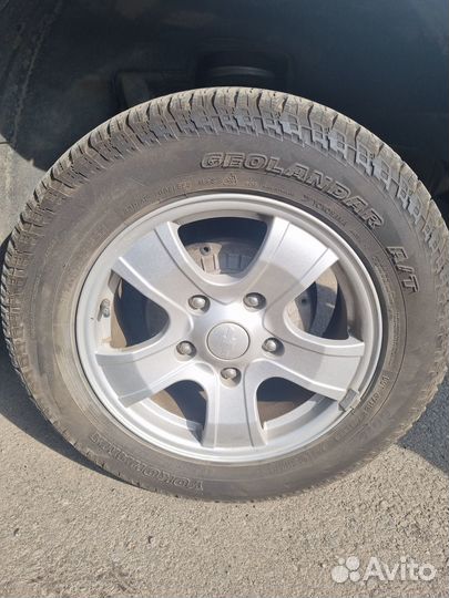 R16 Yokohama Geolandar A/T G015 215/65, PCD 5x139.7 DIA 98.5