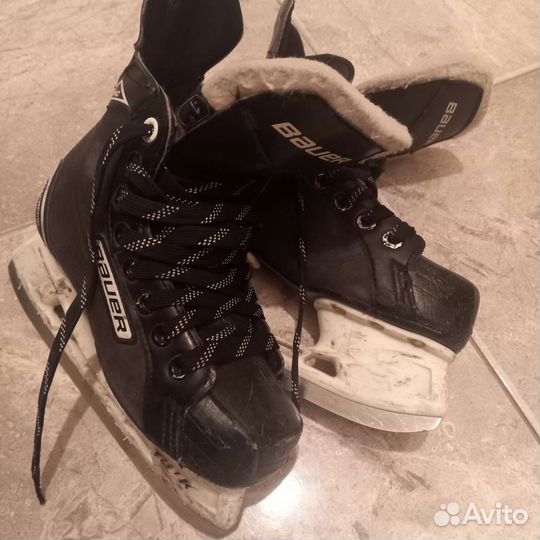 Хоккейные коньки bauer