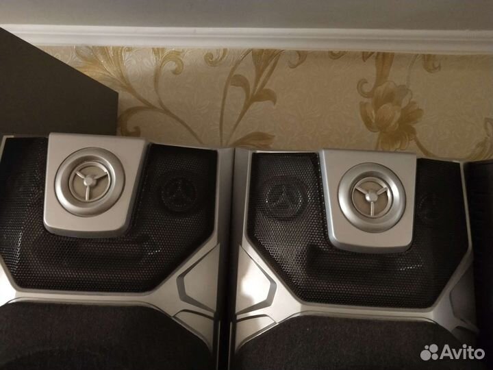 Музыкальный центр и колонки