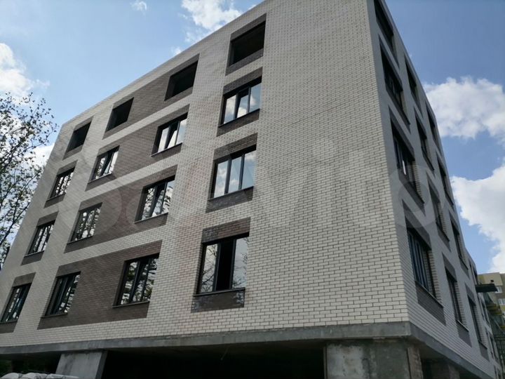 3-к. квартира, 90 м², 2/4 эт.
