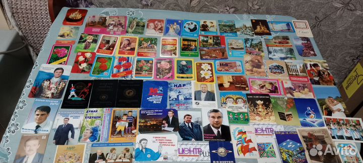 Карманные календарики разные много