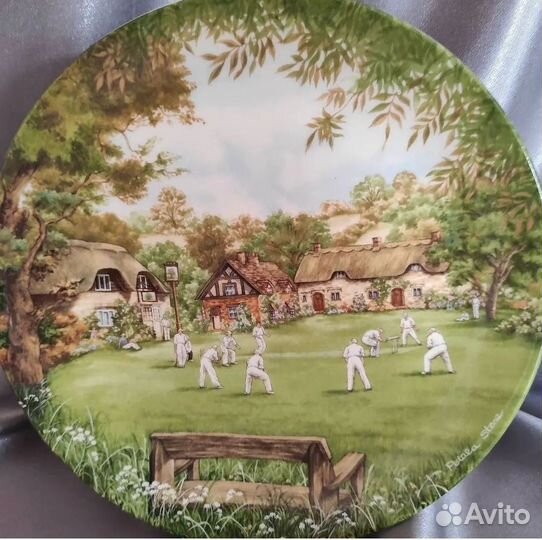 Тарелка декоративная Wedgwood