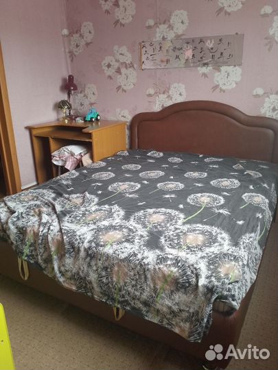 Кровать двухспальная с матрасом бу