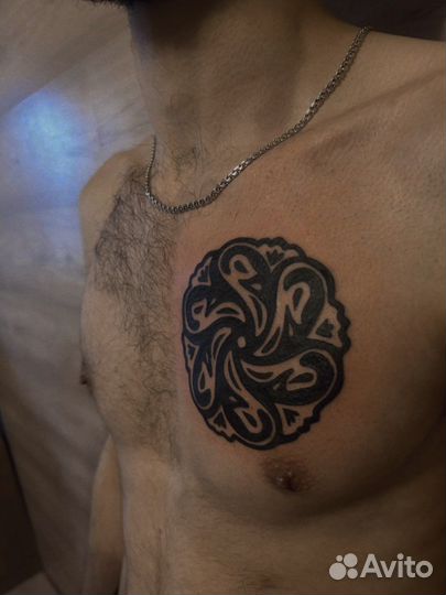 Татуировки и пирсинг