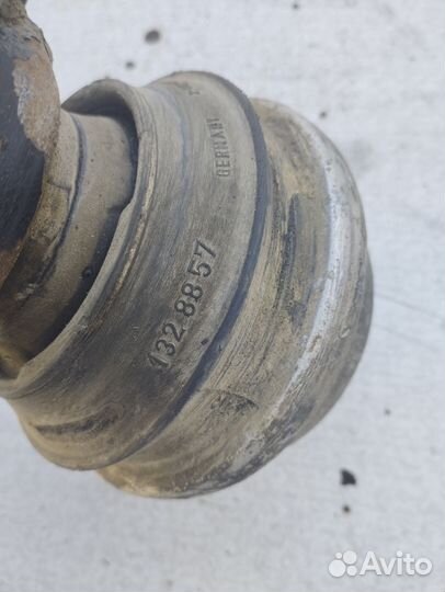 Подушка двигателя правая vоlvo 760 вольво 760, 740