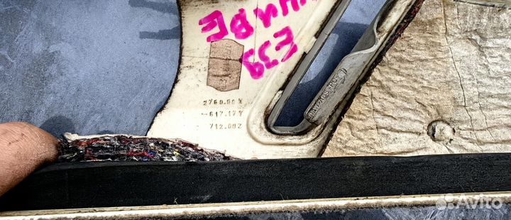 Обшивка задней стойки левая BMW-5 E39 универсал