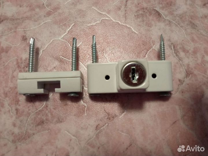 Замки на окна для защиты детей (2шт.)