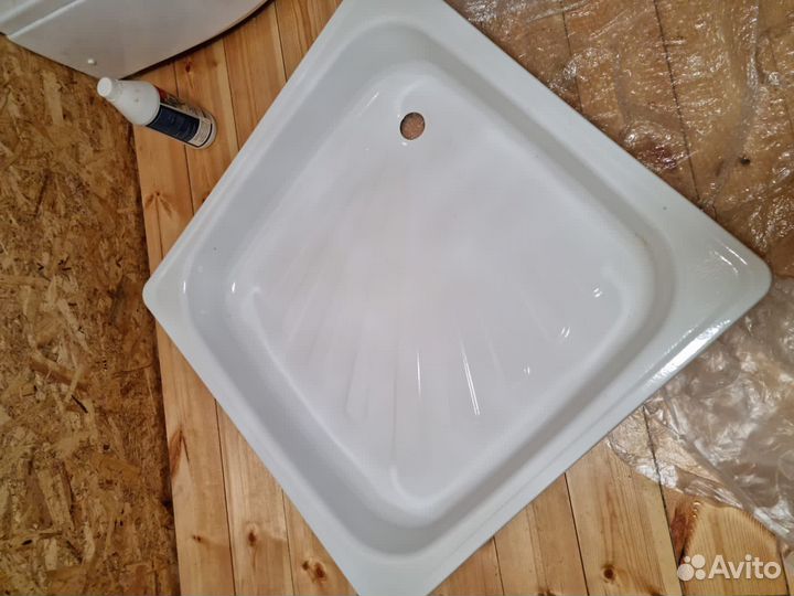 Душевой поддон 80х80