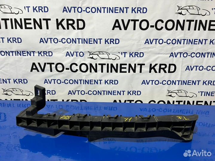 Крепление бампера переднее левое Honda Elysion RR1