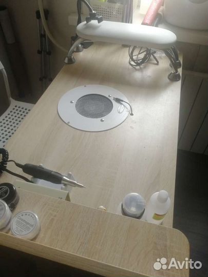 Стол для маникюра с вытяжкой