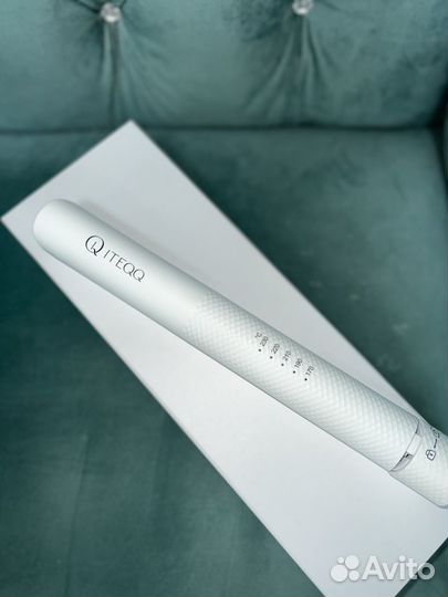 Выпрямитель для волос новый