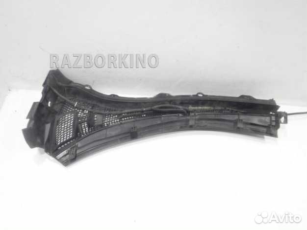 Водосток лобового стекла (жабо) Mazda 3 2 BL