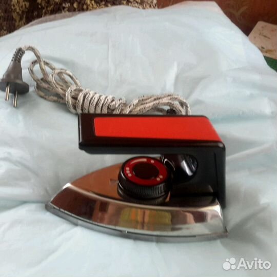 Утюг дорожный