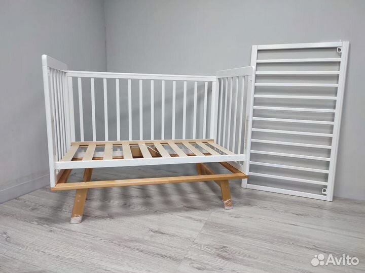 Детская кроватка цвет белый/бук