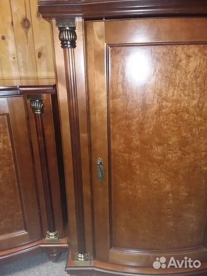 Две витрины и комод дерево Белорусь