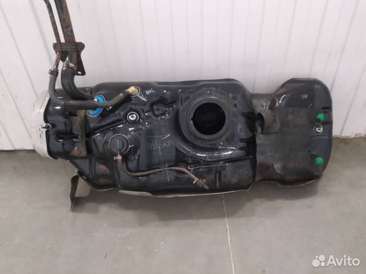 Бак топливный Toyota Hilux Pick Up