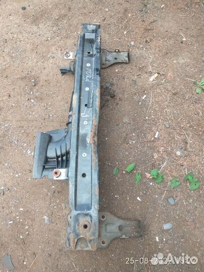 Усилитель переднего бампера Форд Мондео 4 2012 год