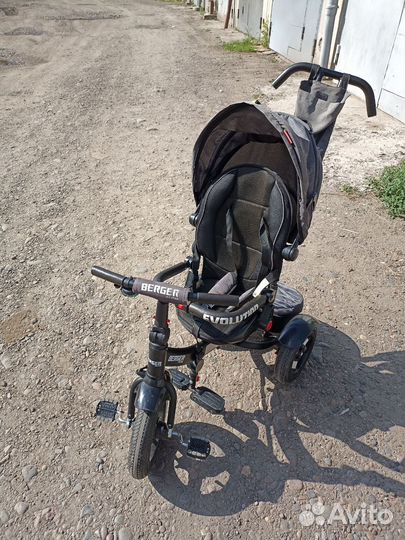 Трехколесный велосипед