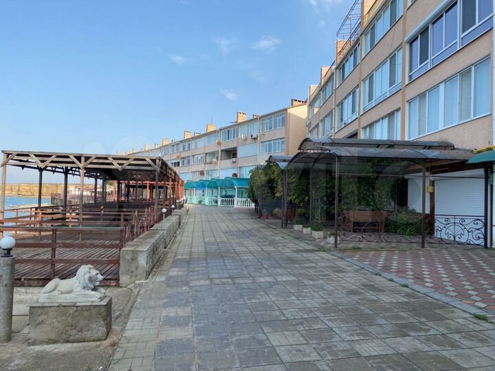 Дом 640 м² на участке 3 га