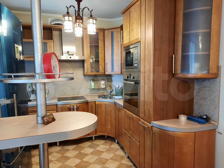 2-к. квартира, 71,1 м², 2/9 эт.