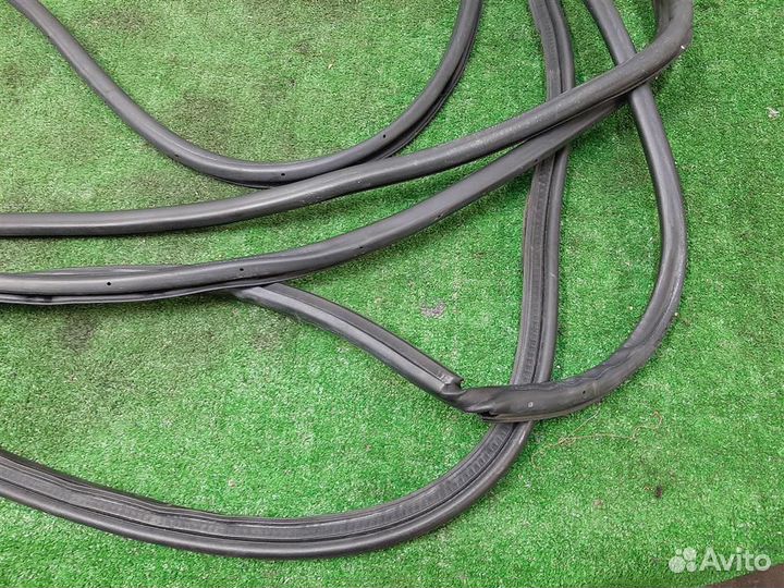 Уплотнители проемов дверей комплект Lexus GS 450H