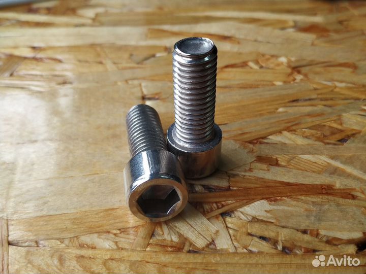 Болты для крепления мотор-колеса на электроскутер