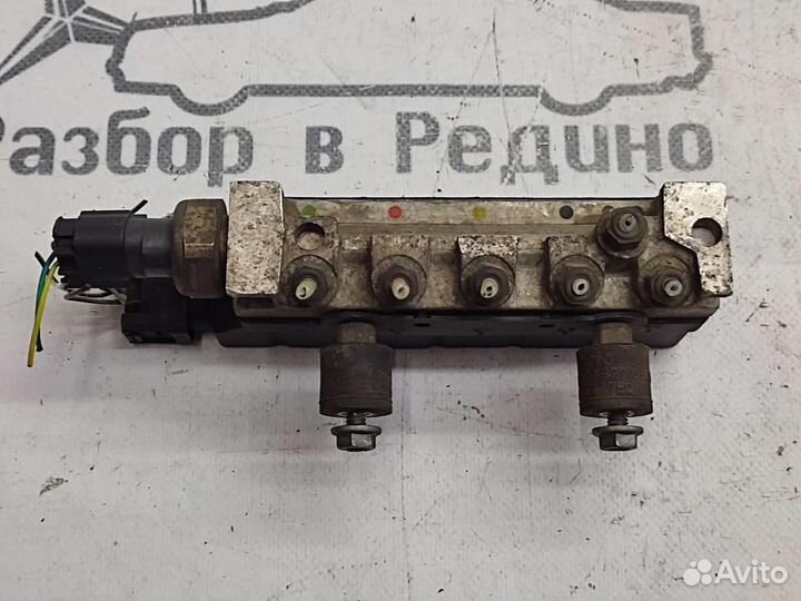 Блок клапанов пневмоподвески w220 S-class 112.9