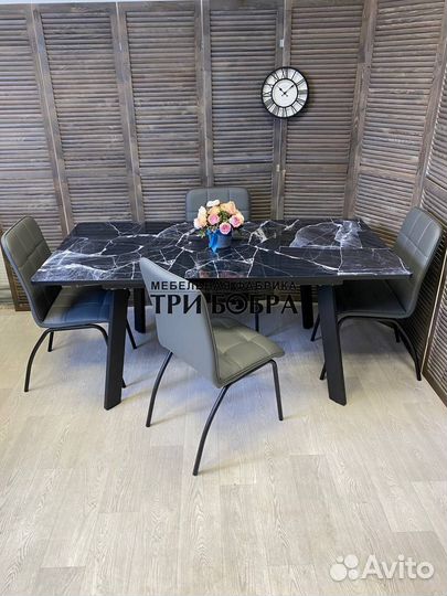 Кухонный стол и стулья