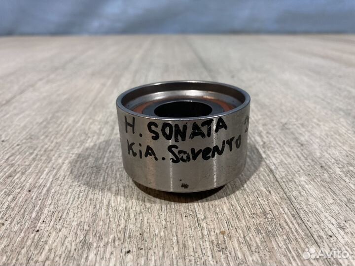 Ролик натяжной ремня грм Kia Sorento / Sonata