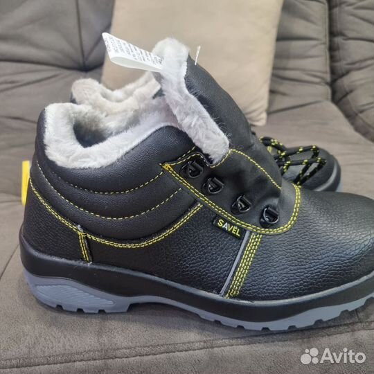 Продам ботинки зимние