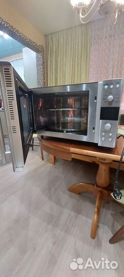 Микроволновая печь с грилем и конвекцией