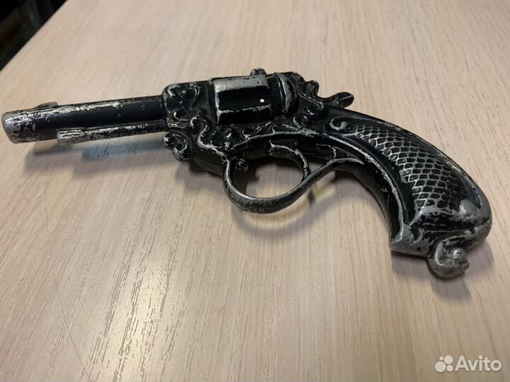 Пистолет декоративный литье