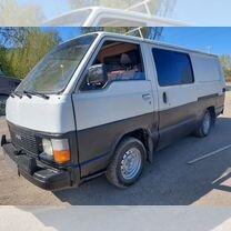 Toyota Hiace 2.2 MT, 1989, 300 000 км, с пробегом, цена 175 000 руб.