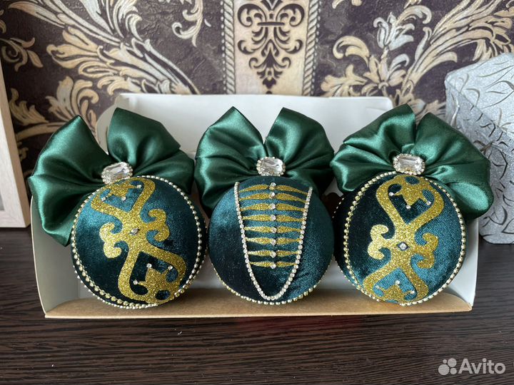 Новогодние игрушки