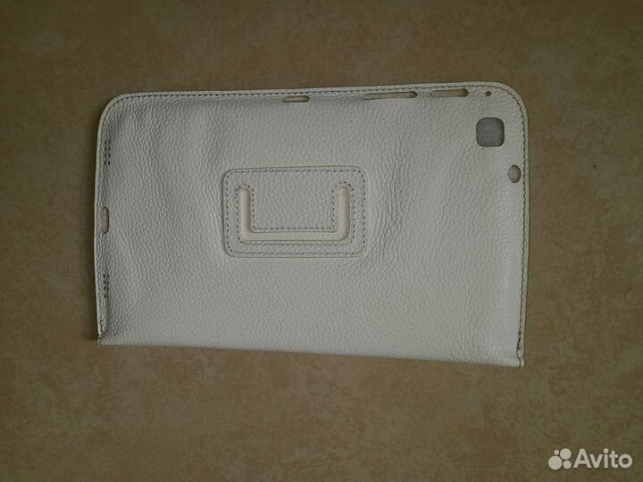 Чехлы кожаные для планшета