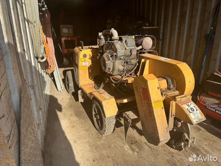 Измельчитель пней Rayco