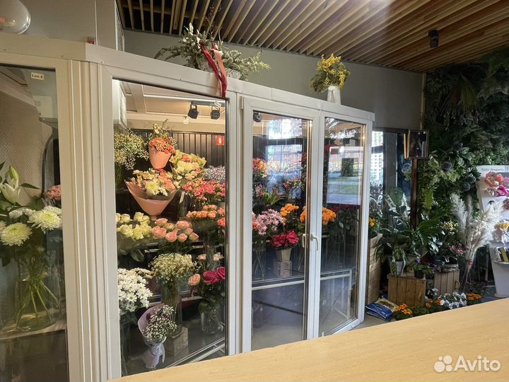Продам готовый бизнес магазин цветы