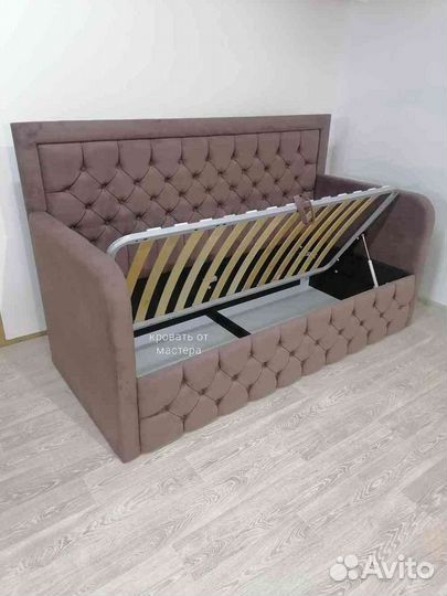 Детская кровать с мягким бортиком