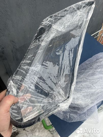 Стекла фар правое Volkswagen Tiguan 1 (2011-2017)