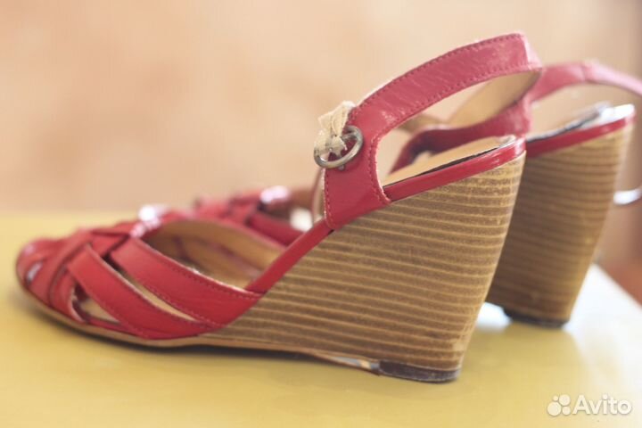 Босоножки женские