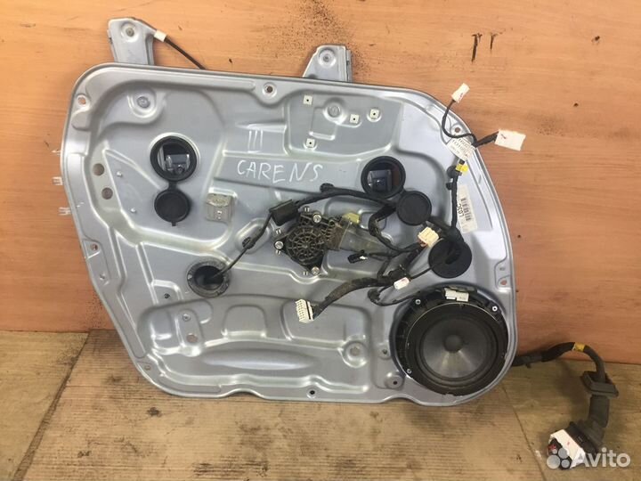 Стеклоподъёмник пер. левый Kia Carens, 2008г