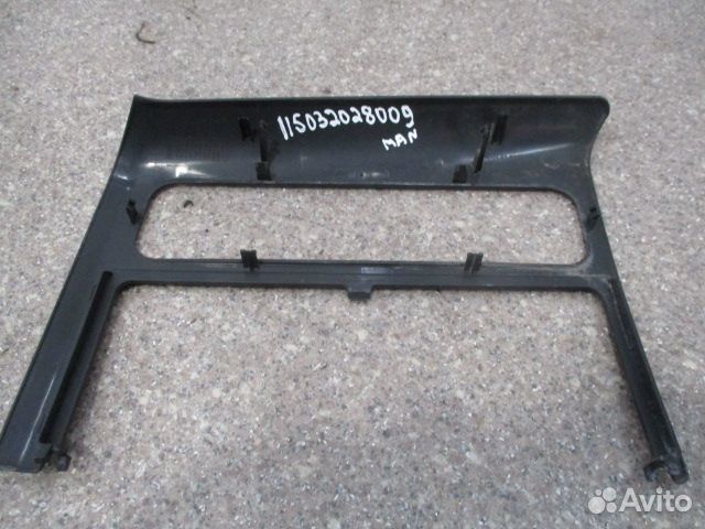 Накладка торпедо MAN 81617010239