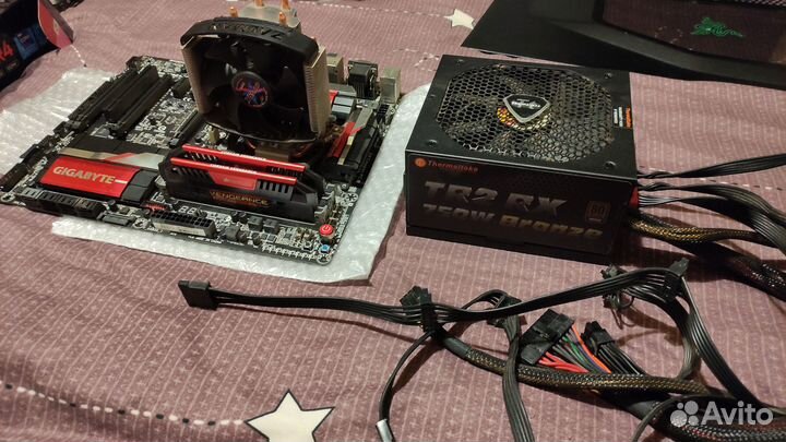 Материнская плата с процессором, памятью и бп