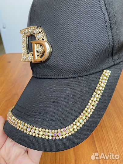 Бейсболка женская со стразами