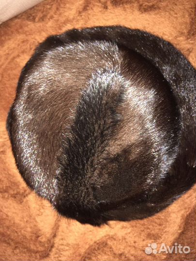 Женские меховые шапки