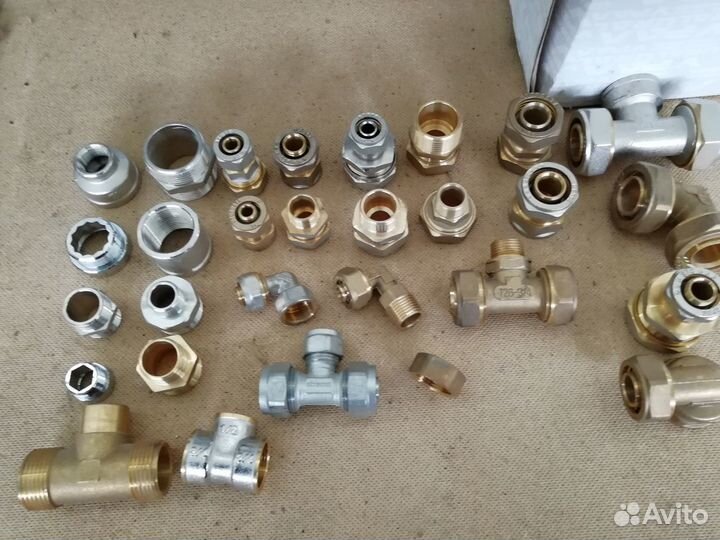 Фитинги на м/пласт трубы